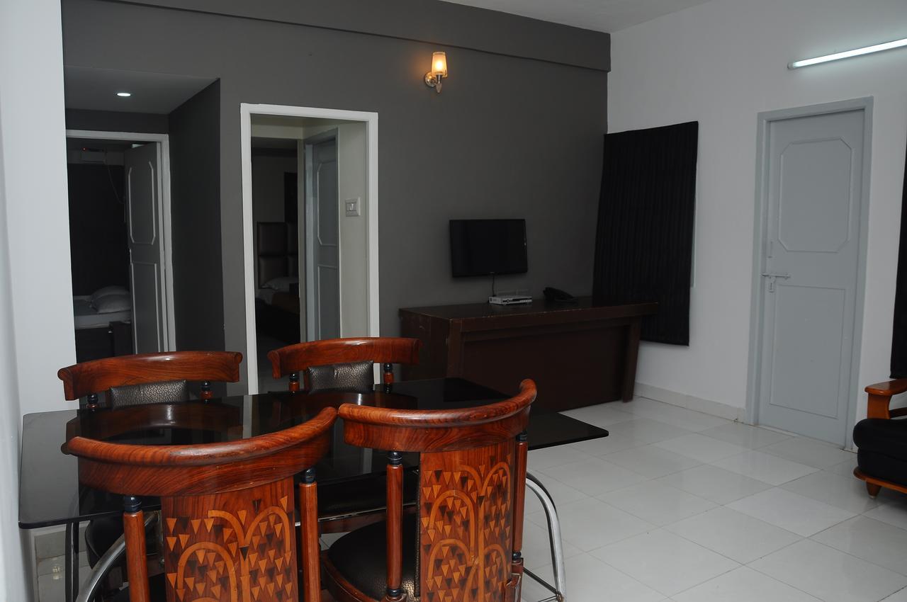 Modern Villa Chennai Exterior foto